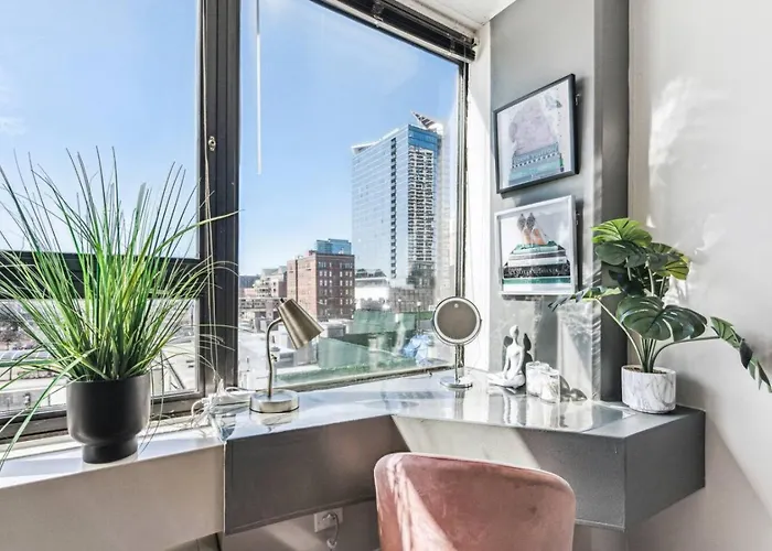 Mich Ave Downtown, Park, Museums 2bd-2ba #4